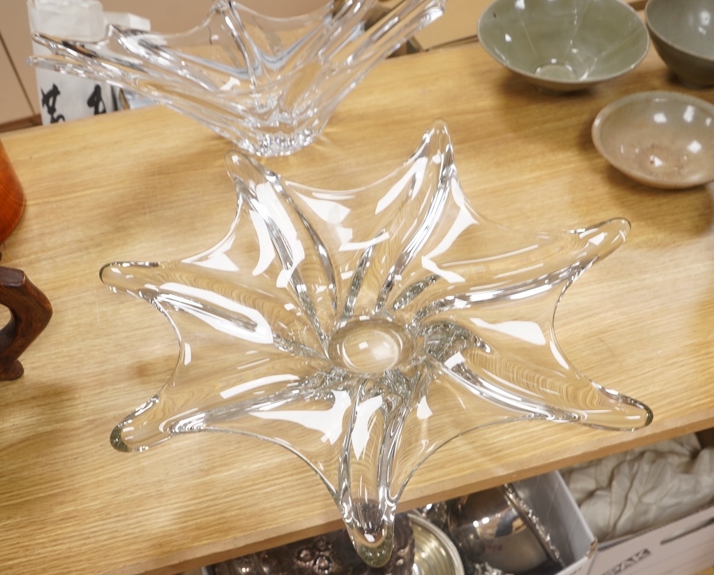 A 1950’s- 60’s Daum signed Crystal Starfish glass dish, together with a similar signed Daum Chrystal Splash bowl. Splash bowl 49cm wide. Condition - both good